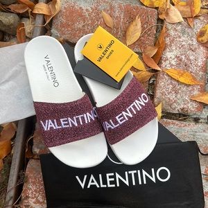SALE!!! NEW VALENTINO BY MARIO VALENTINO
Glitter Logo Pool Slides Size 7